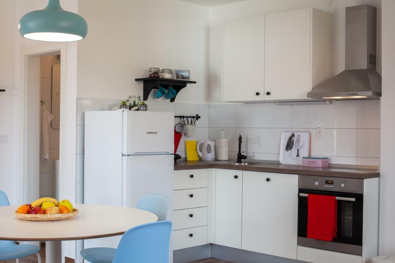Kvasina Apartments Zadvarje Ngoại thất bức ảnh