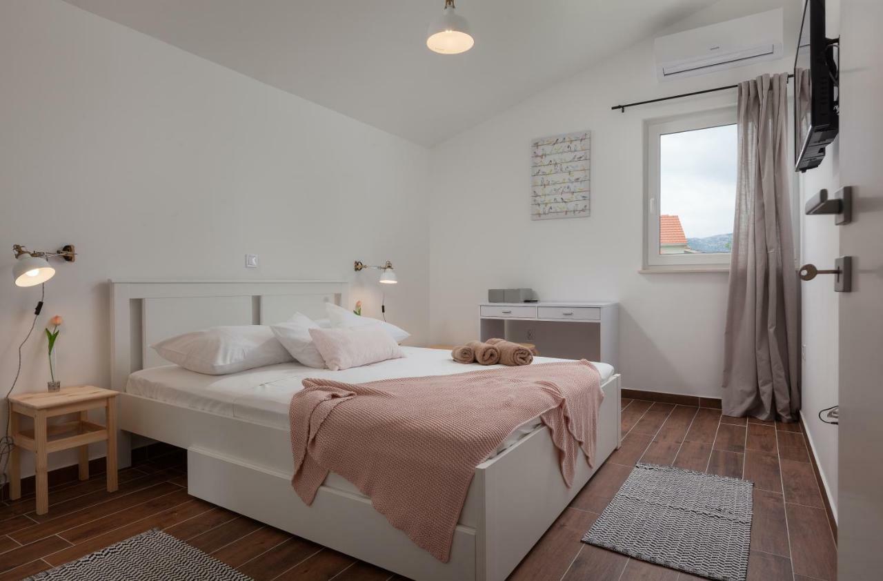 Kvasina Apartments Zadvarje Ngoại thất bức ảnh