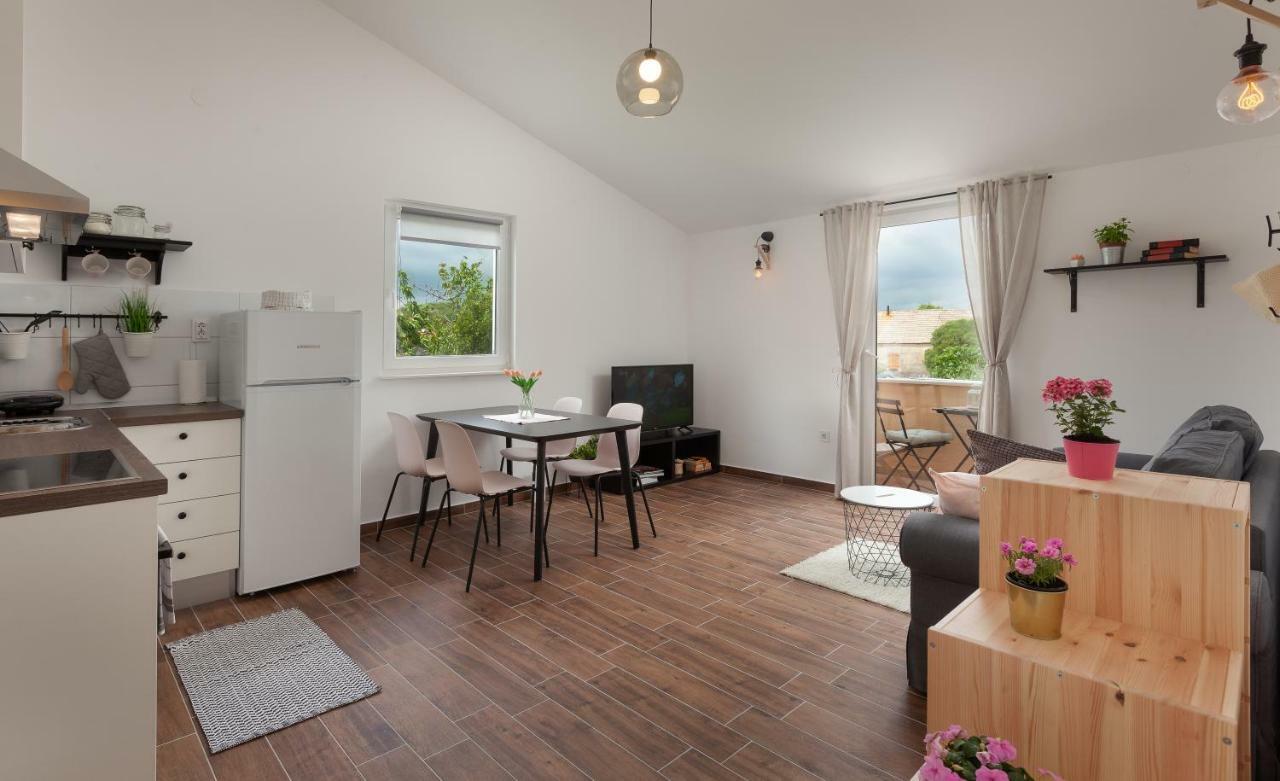 Kvasina Apartments Zadvarje Ngoại thất bức ảnh